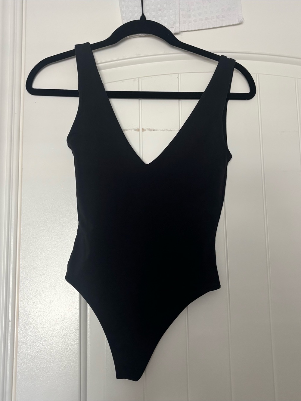 Aritzia Babaton Contour Bodysuit
